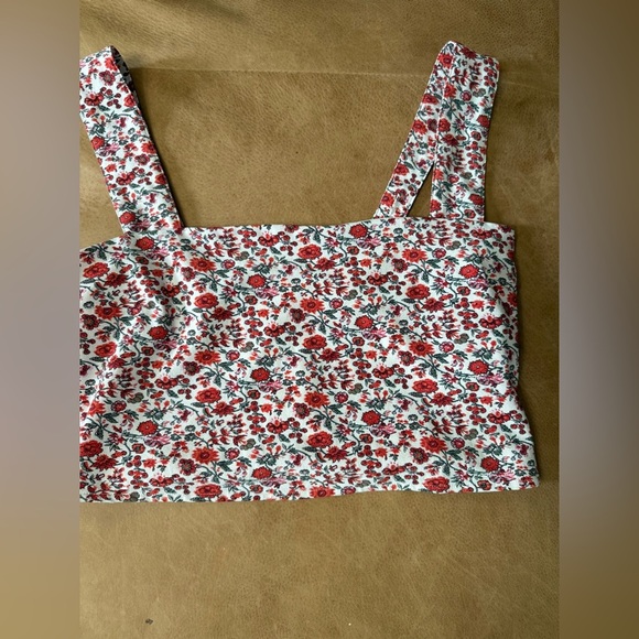 Abercrombie & Fitch Red Floral Crop Top W/ Adjustable Straps Size Large - Picture 2 of 10